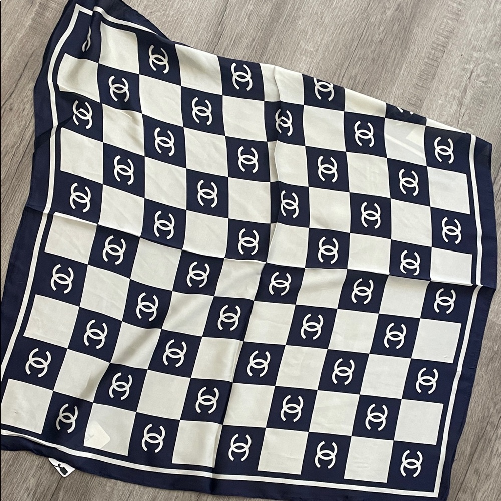 CHANEL Black and White Checkered Scarf
